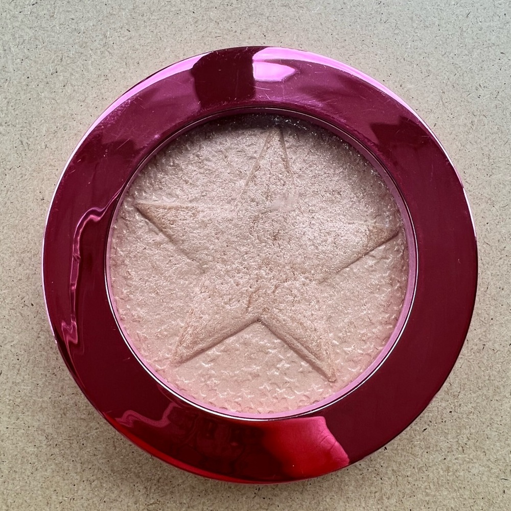 Jeffree Star Supreme Frost in Frozen Peach!